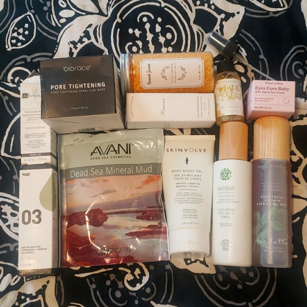 Beauty Bundle - Picture 1 of 5